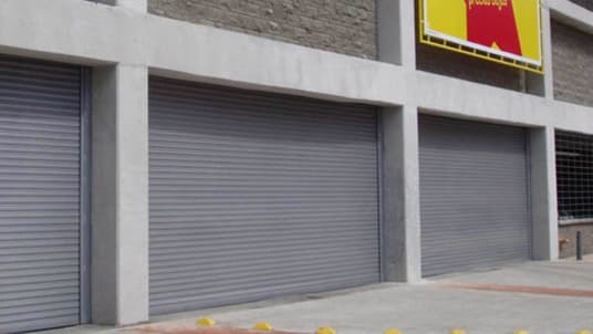 Cortinas metálicas enrollables — EUS Industrial Doors